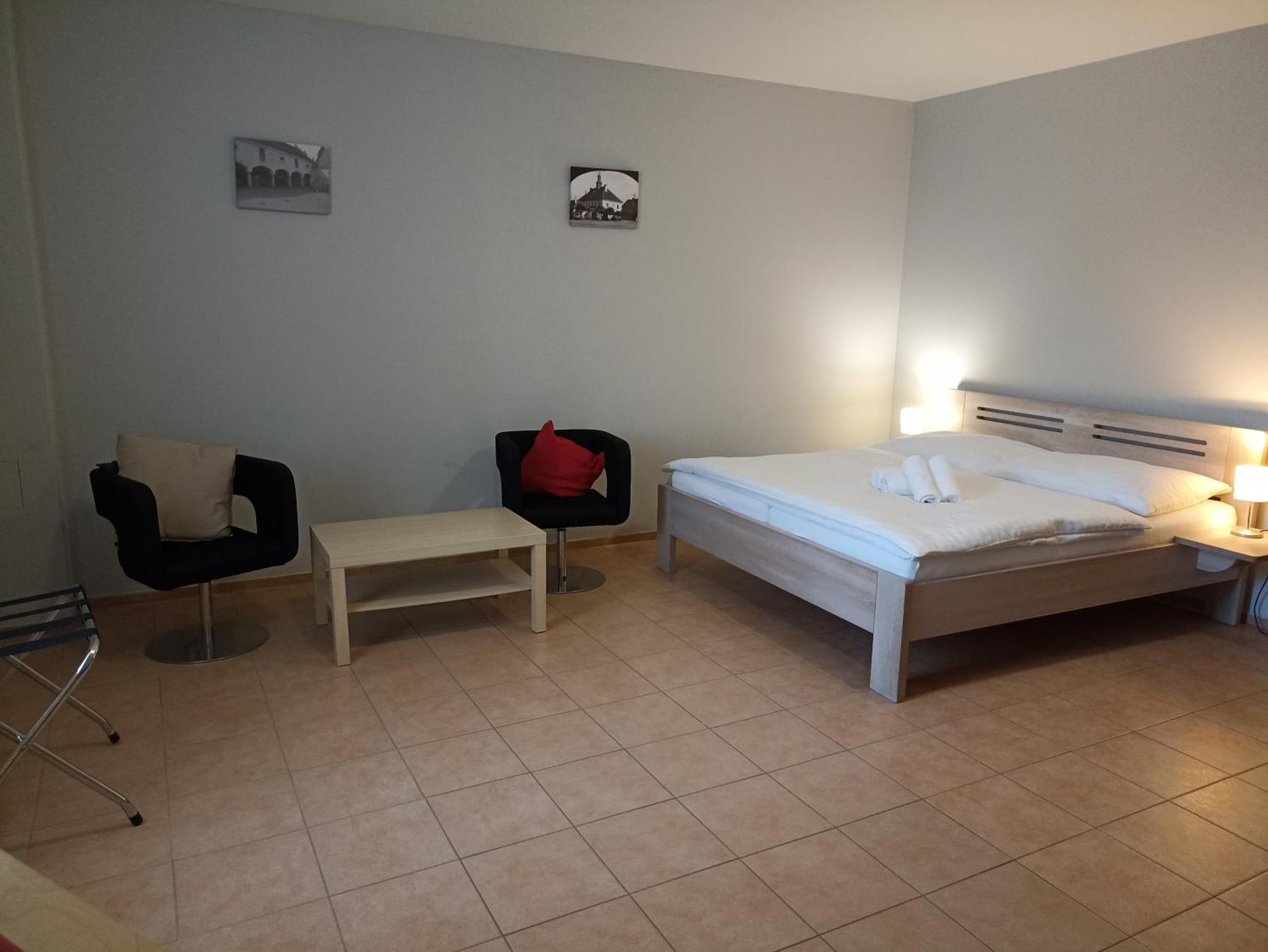 Penzion U Tri Statkaru Dobris Extérieur photo