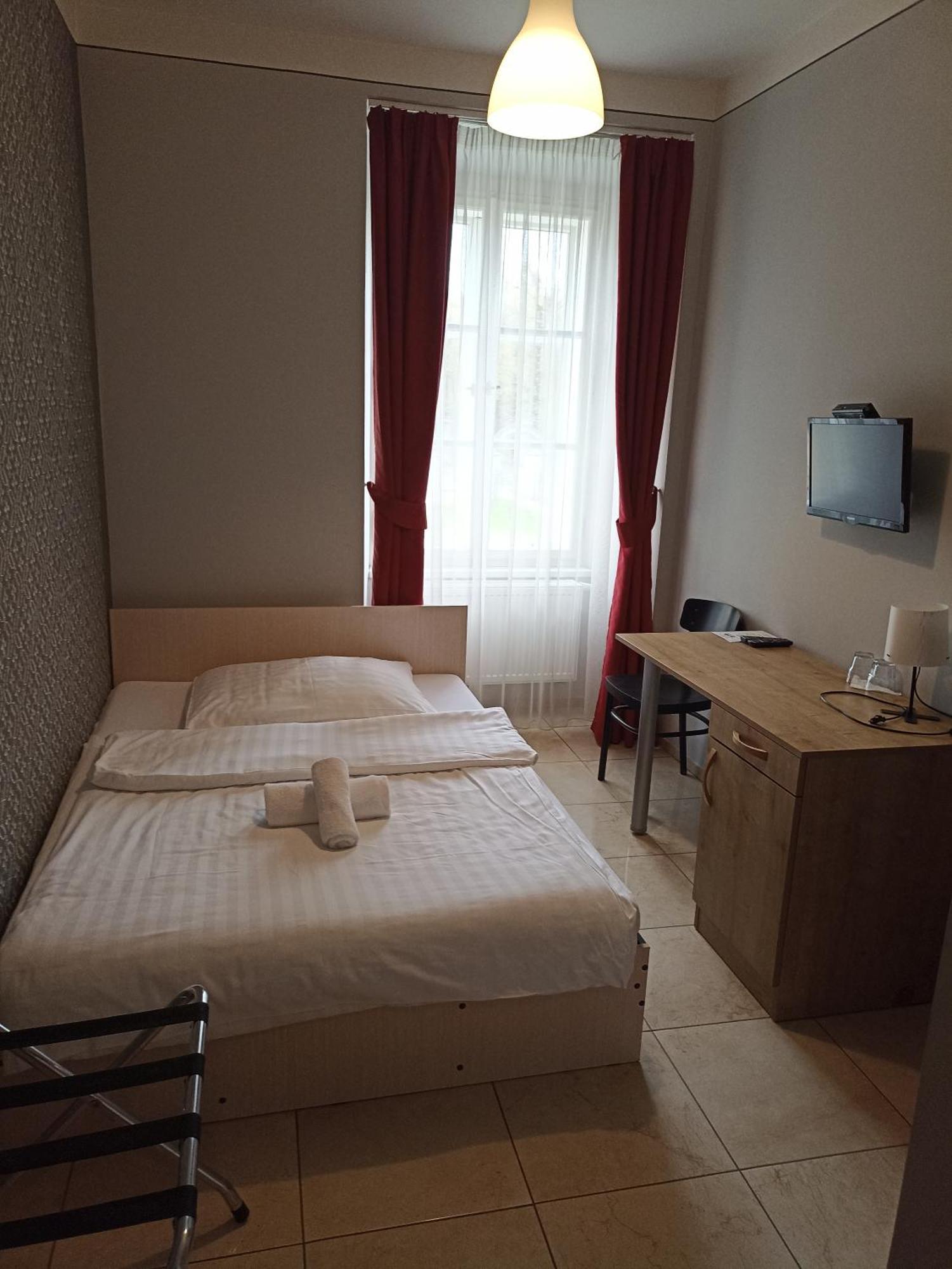 Penzion U Tri Statkaru Dobris Extérieur photo