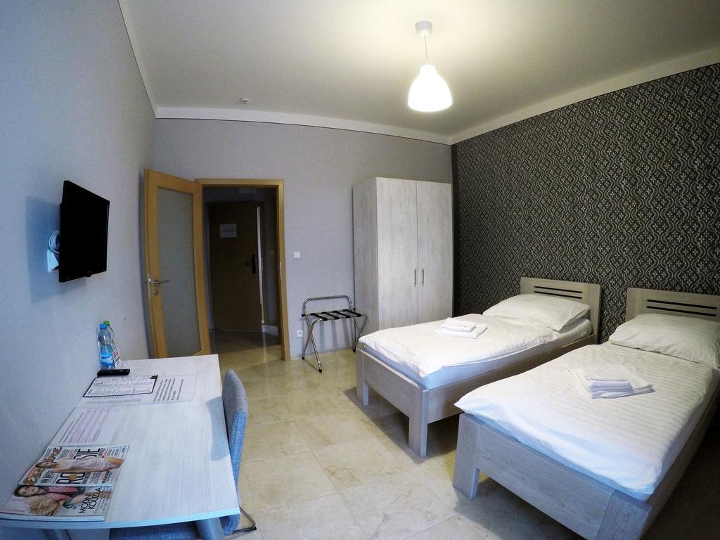 Penzion U Tri Statkaru Dobris Extérieur photo