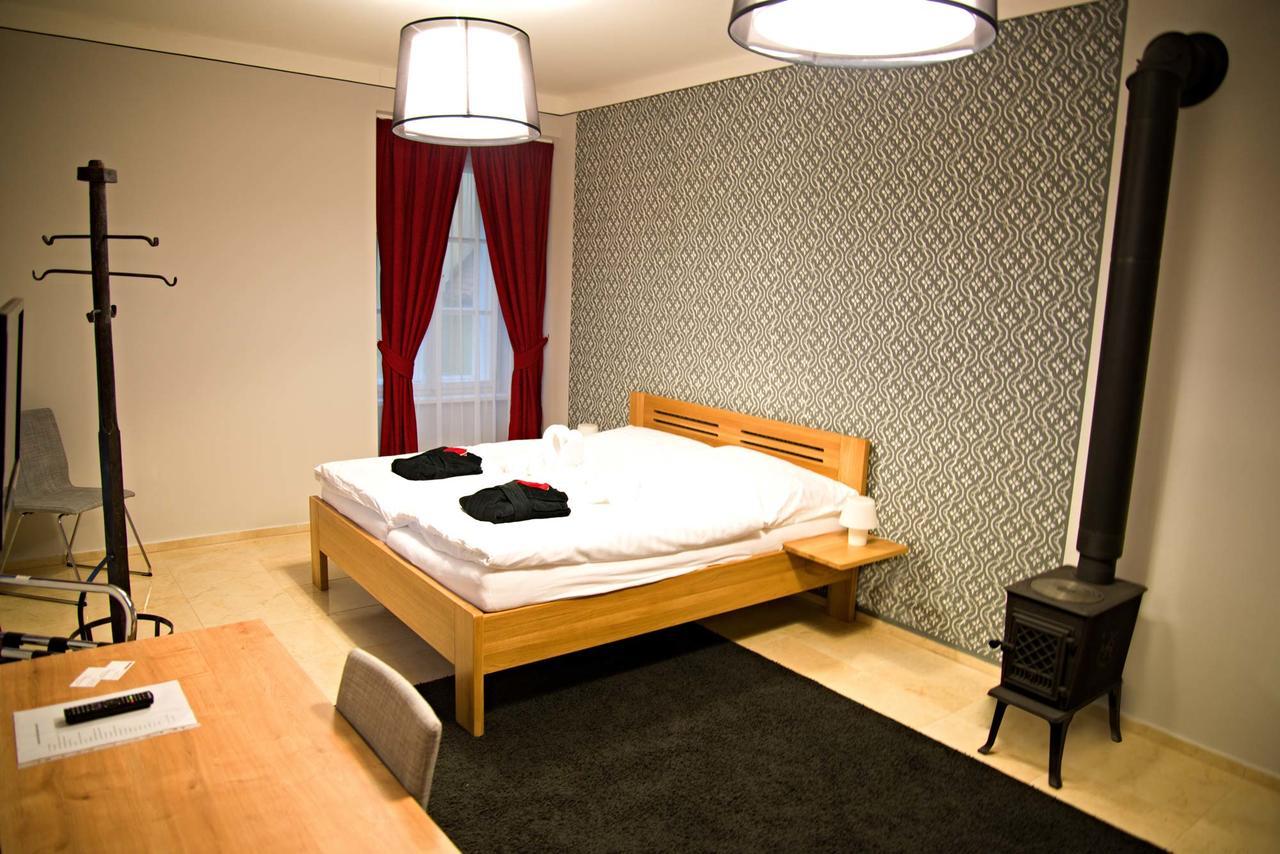 Penzion U Tri Statkaru Dobris Extérieur photo